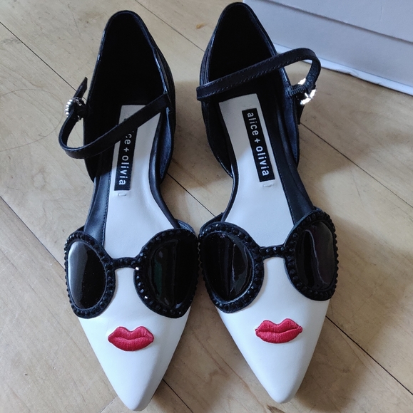 NEW Lexi Embellished Pointy Toe Flats - 36 / 6 - Picture 2 of 5